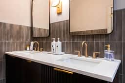 Hollyhock Suite 512: 1 bed/1 bath