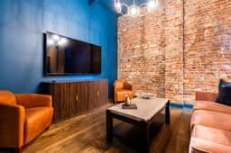Hollyhock Suite 510: 2 beds/1 bath