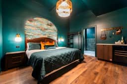 Hollyhock Suite 411: 1 bed/1 bath