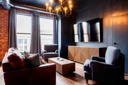 Hollyhock Suite 401: 4 bed/2 bath with soaking tub