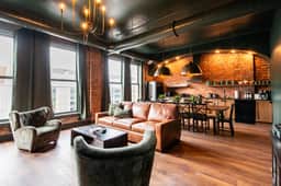 Hollyhock Suite 402: 4 bed/2 bath with soaking tub