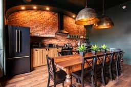 Hollyhock Suite 402: 4 bed/2 bath with soaking tub