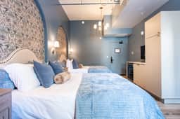Hollyhock Suite 406: 1 bed/1 bath