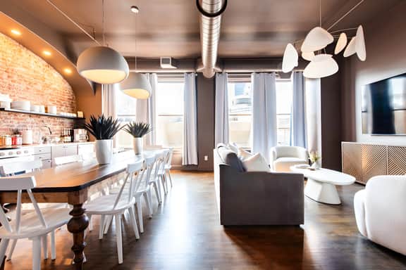 Hollyhock Suite 501: 4 bed/2 bath with soaking tub