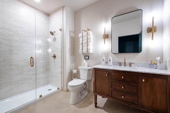 Hollyhock Suite 504: 1 bed/1 bath