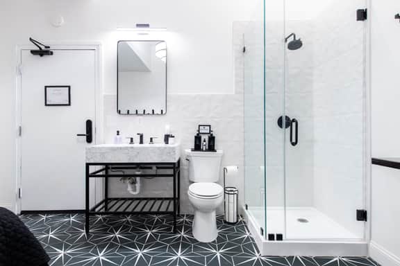 Hollyhock Suite 509: 1 bed/1 bath