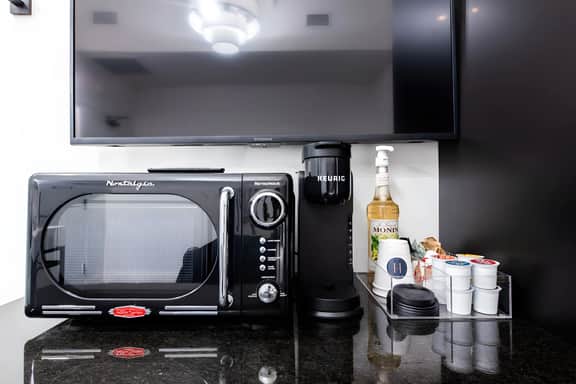 Hollyhock Suite 409: 1 bed/1 bath