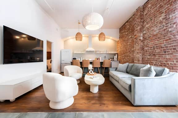 Hollyhock Suite 407: 3 bed /2 bath
