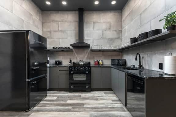 Bourbon Retreat: Luxe 4BR Downtown Condo w/ Spa Baths & Central Access