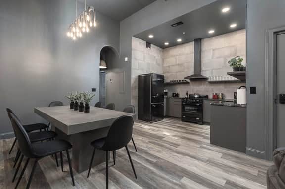 Bourbon Retreat: Luxe 4BR Downtown Condo w/ Spa Baths & Central Access