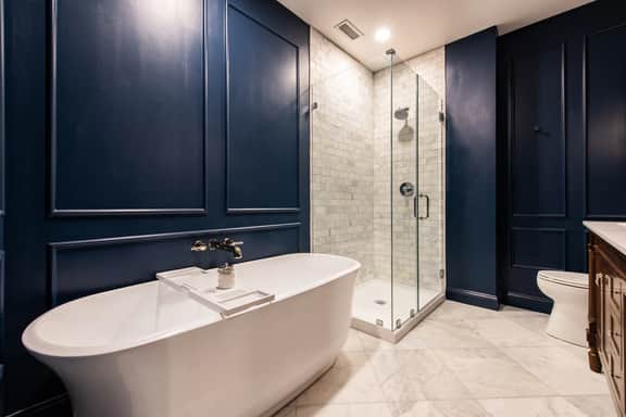 Hollyhock Suite 401: 4 bed/2 bath with soaking tub