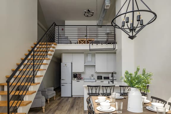 Main Street Farmhouse. City Retreat by Hollyhock